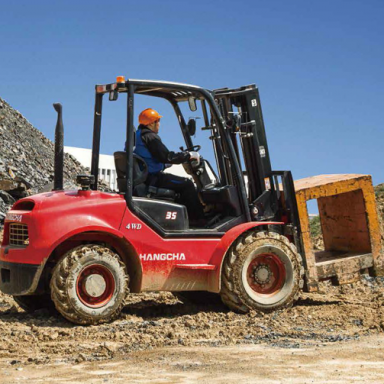 Chariot élévateur tout-terrain 4 RM de 2,5T à 3,5T